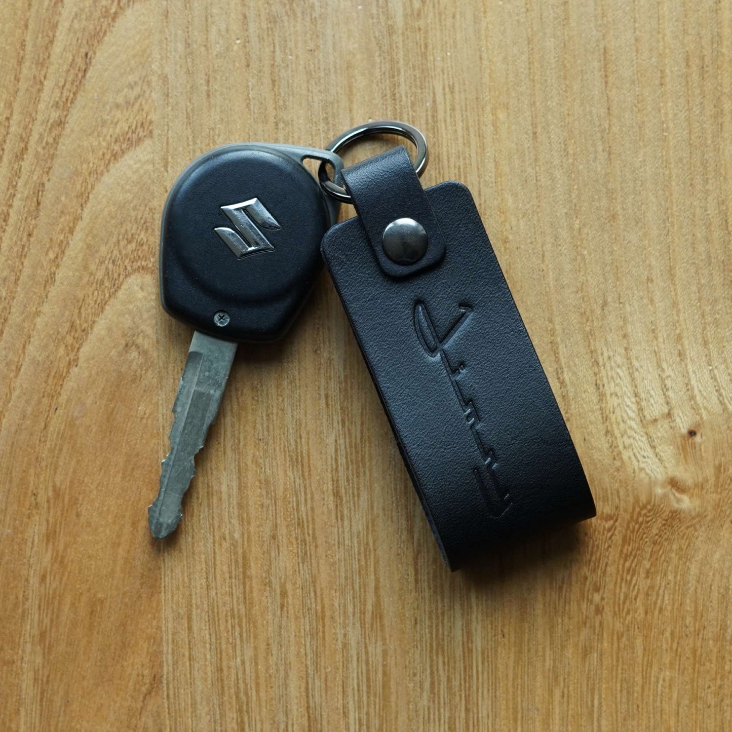 Suzuki Jimny Cursive Retro Leather Key Ring - Black