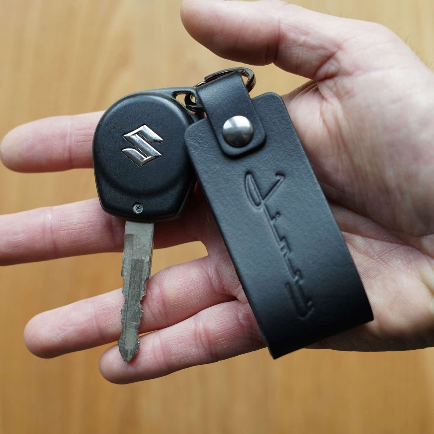 Suzuki Jimny Cursive Retro Leather Key Ring - Black