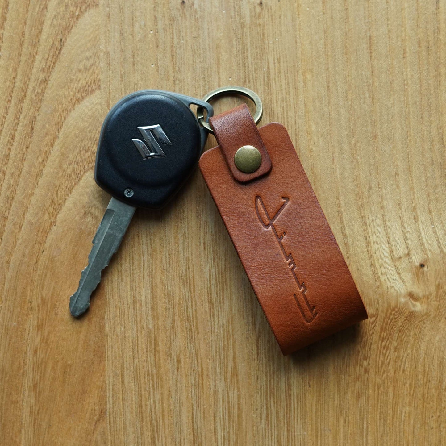 Suzuki Jimny Cursive Retro Leather Key Ring - Tan