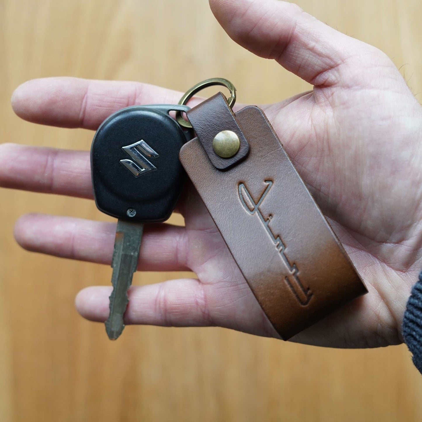 Suzuki Jimny Cursive Retro Leather Key Ring - Walnut