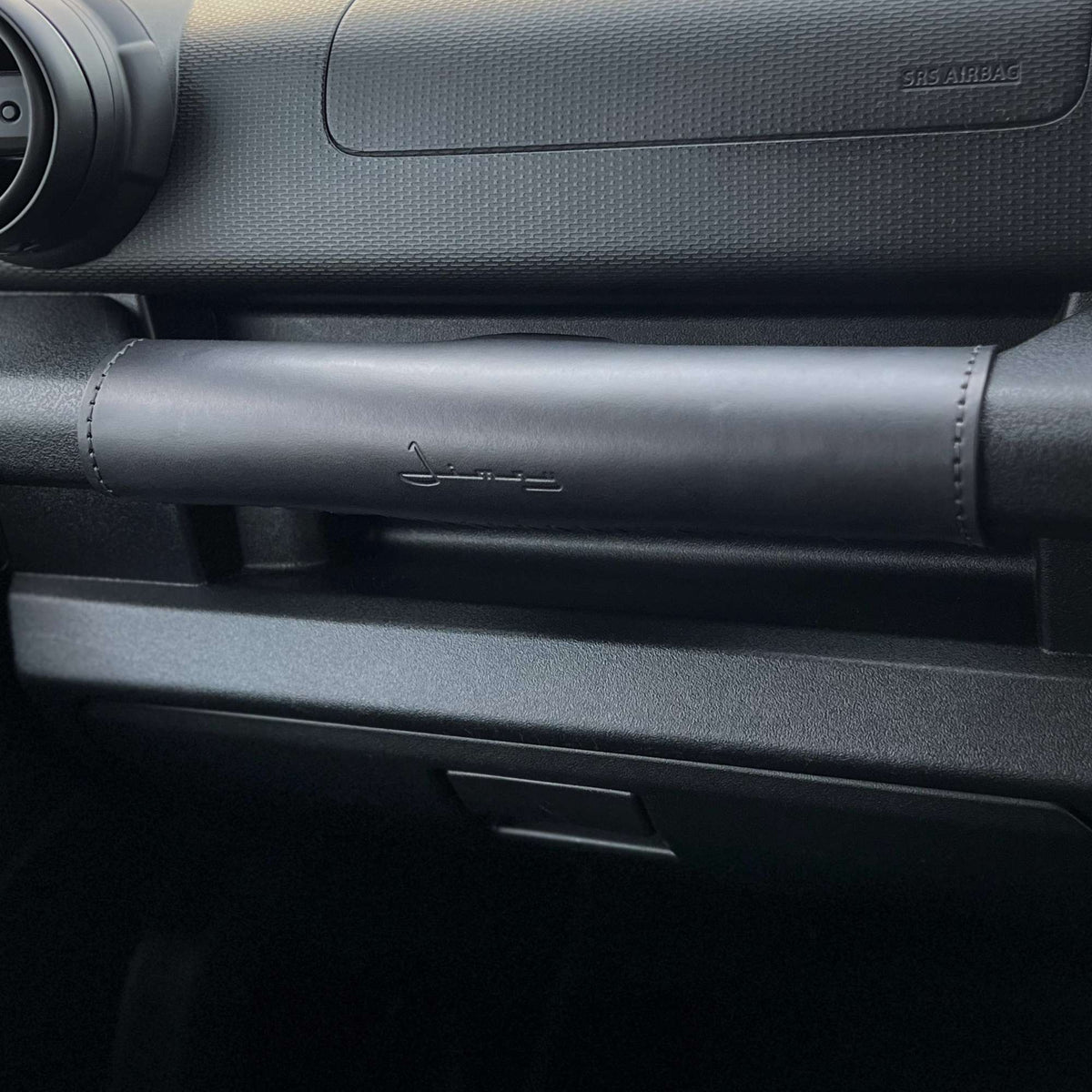 Suzuki Jimny (2018+) Deluxe Leather Handle Set