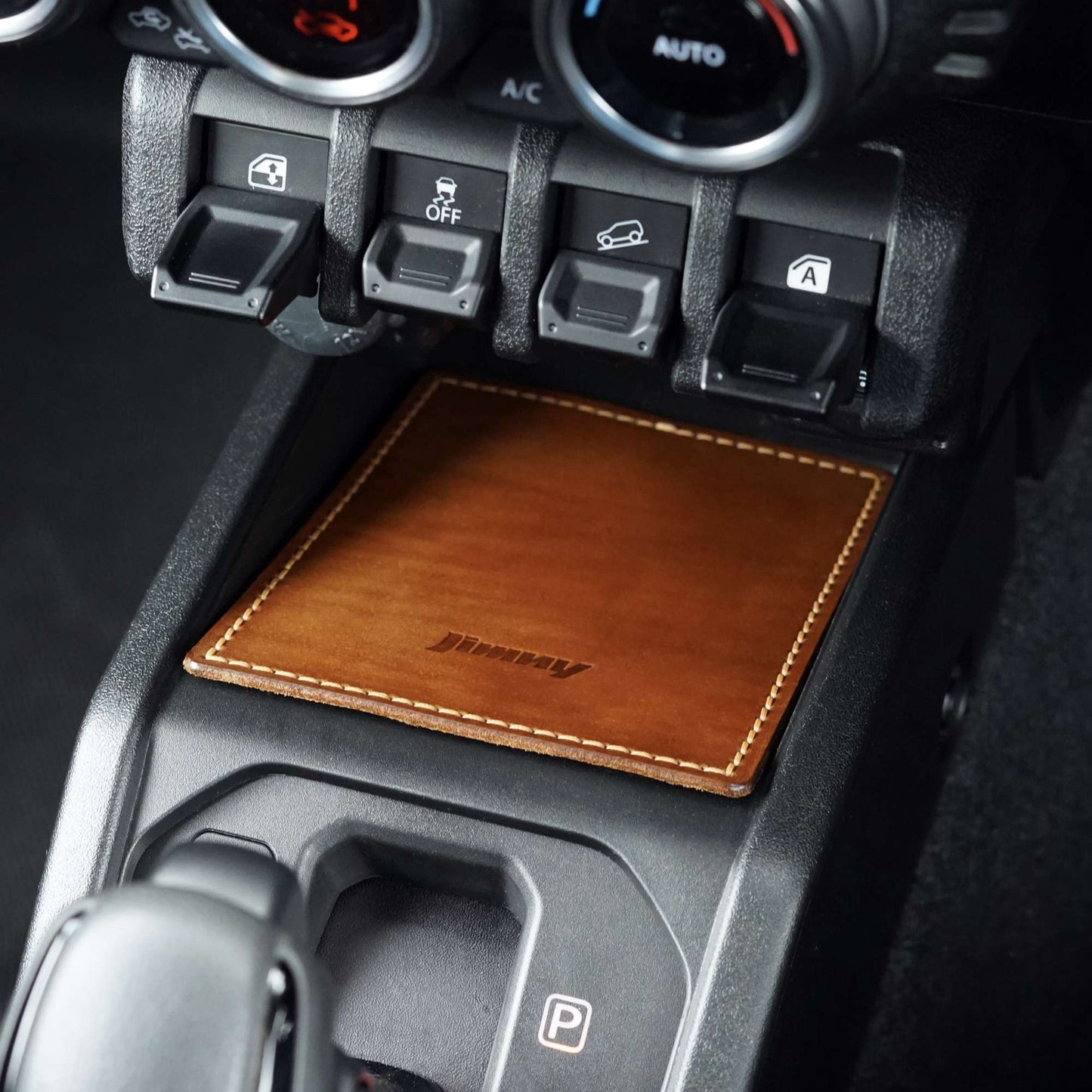 Deluxe Leather Gear Console Mat & Shifter Collar (Jimny Automatic)