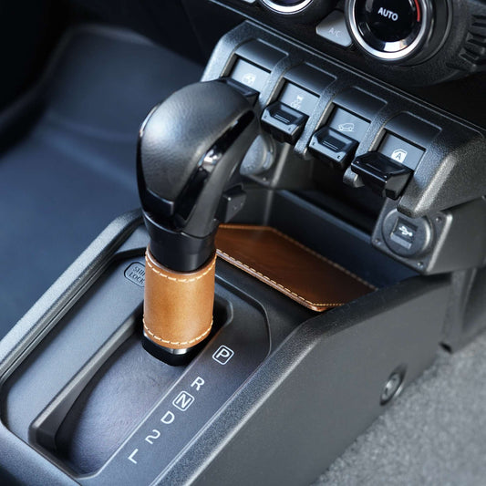 Deluxe Leather Gear Console Mat & Shifter Collar (Jimny Automatic)
