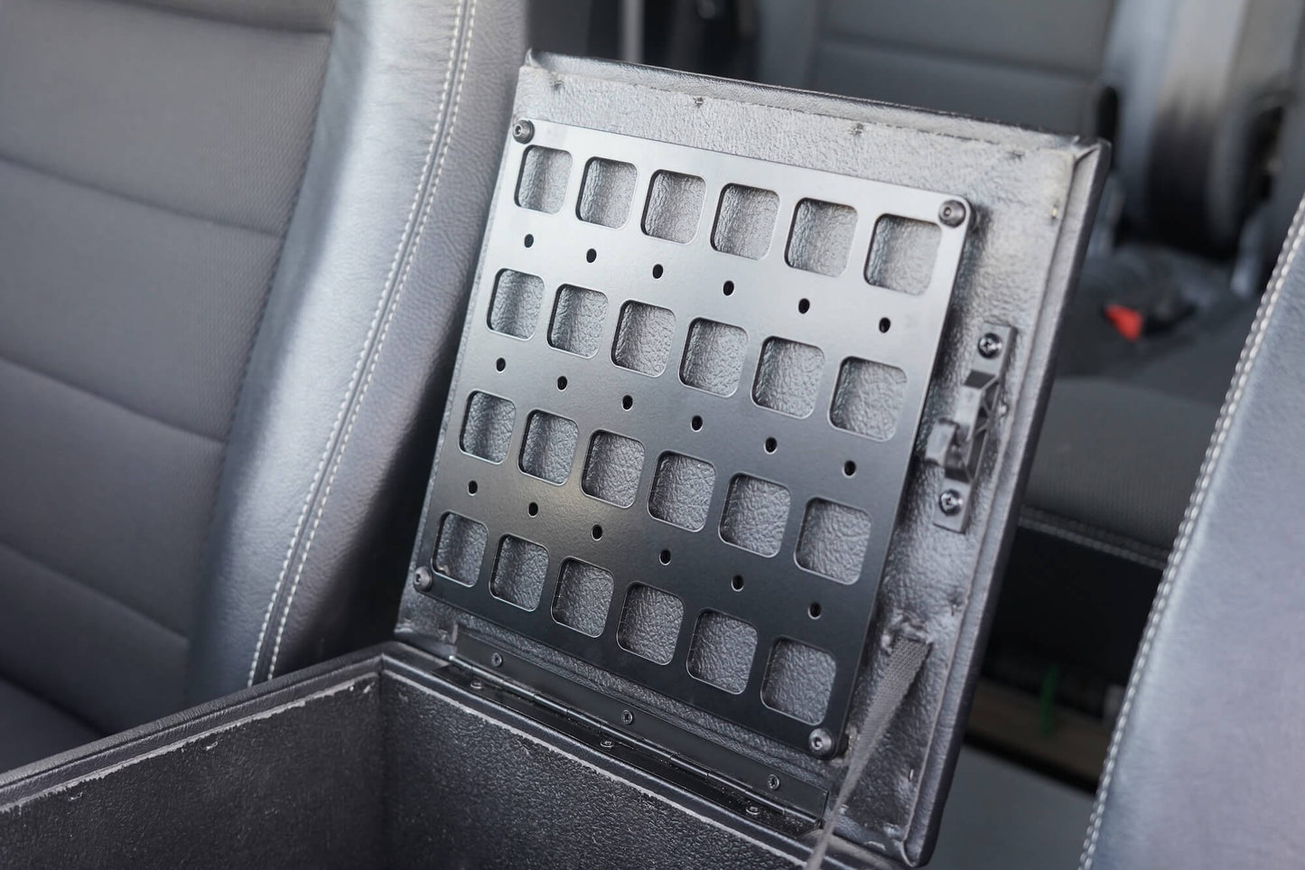 DEFENDER Cubby Box Molle Panel