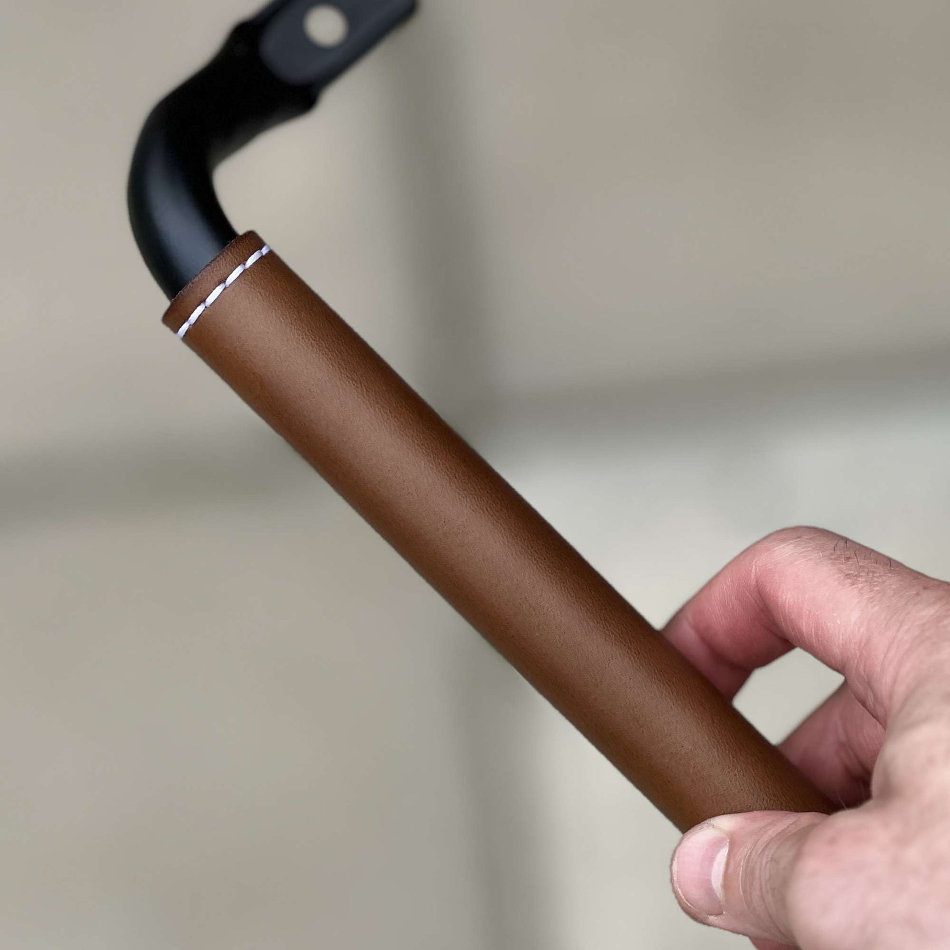 Defender Safari Rear Door Grab Handle Leather Cover - Walnut