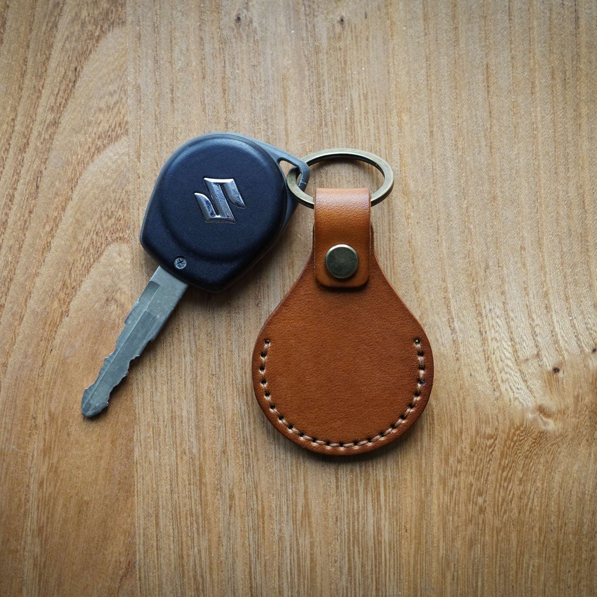 Deluxe Leather Key Ring - Tan - AirTag Compatible